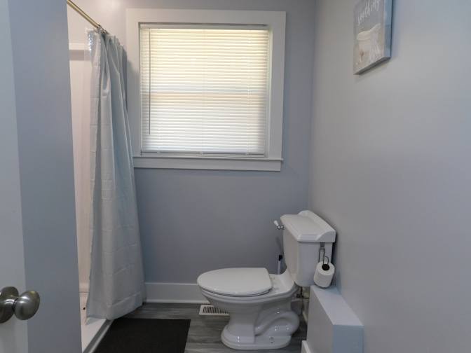 Carolina Realty Link's room