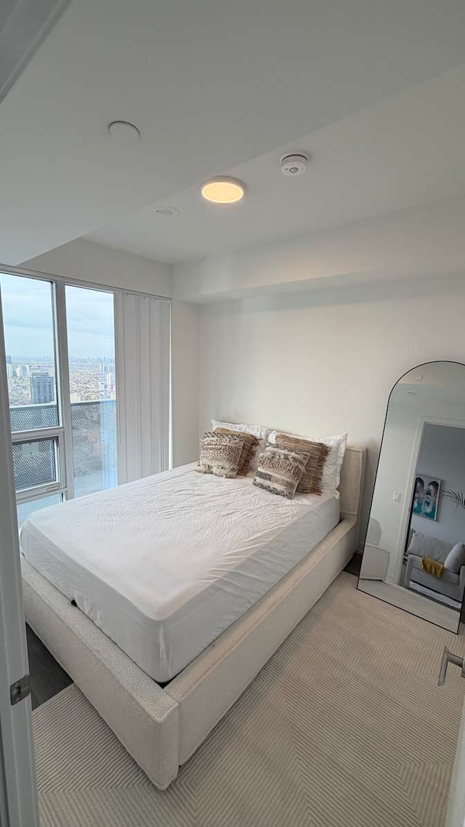 Abs Sims's room