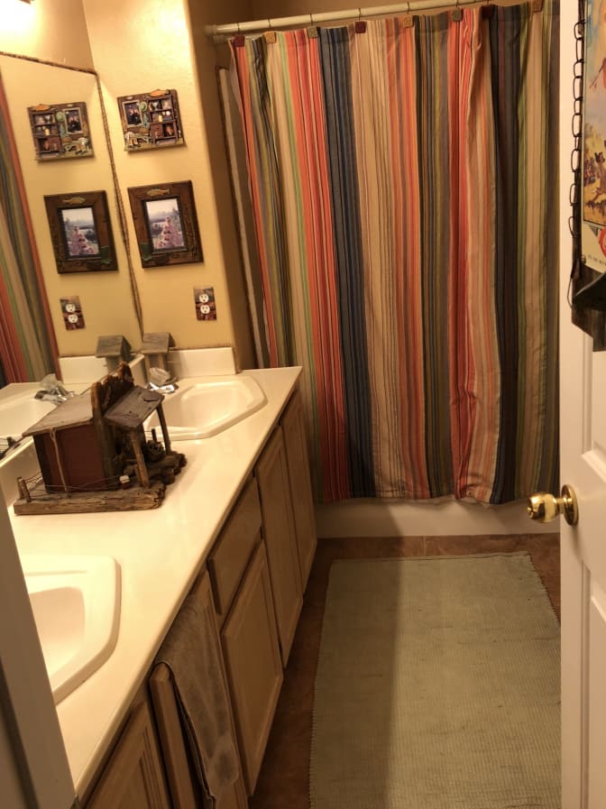 DeAnn's room