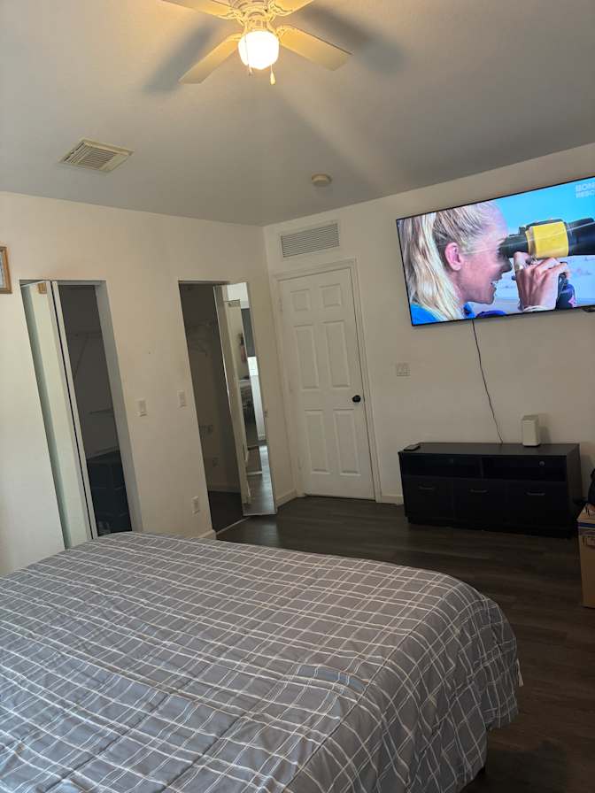 Andrés's room