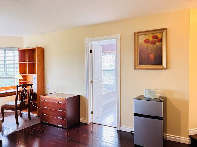 sandy's room