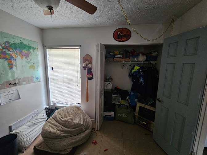 Dirk's room