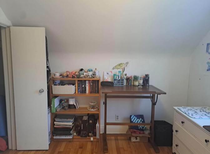 Kiana's room