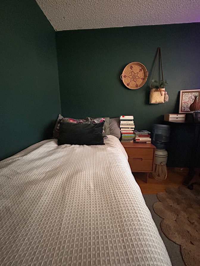 Elisa's room