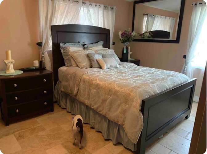 Stephanie Aleandri's room