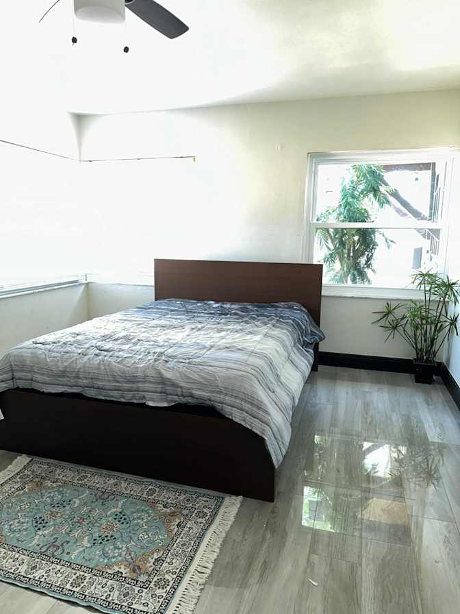 Fong's room