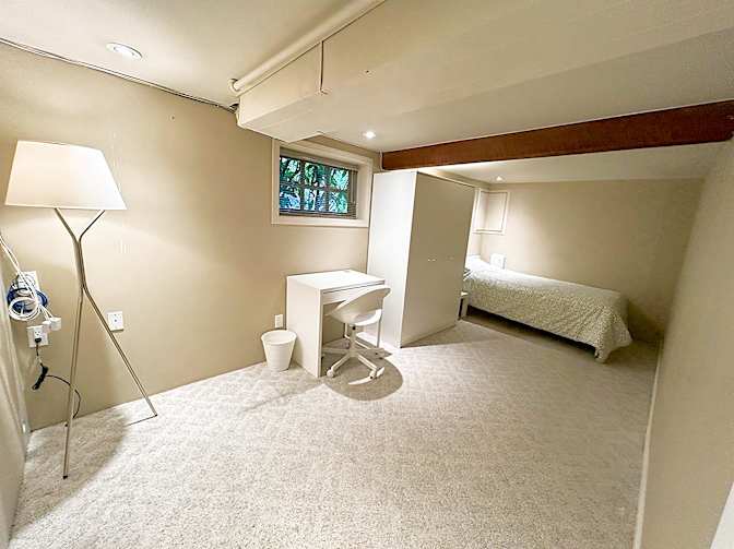 Hamid Reza's room