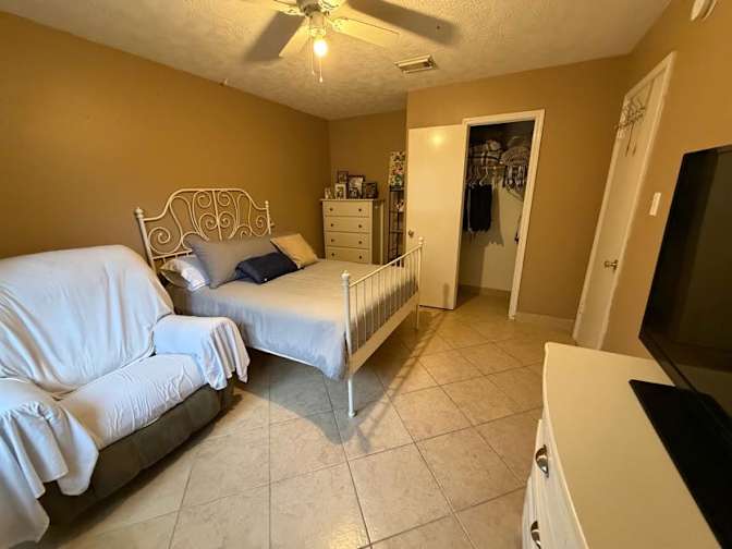 Alexander Eguis's room
