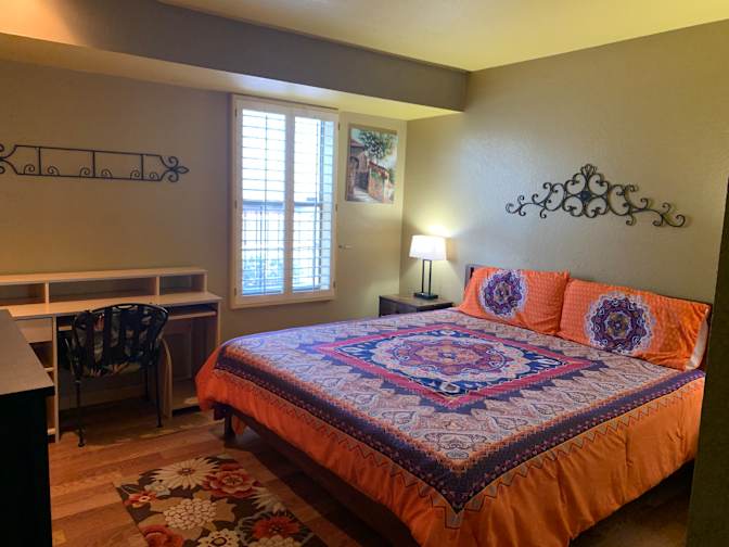 Luis's room