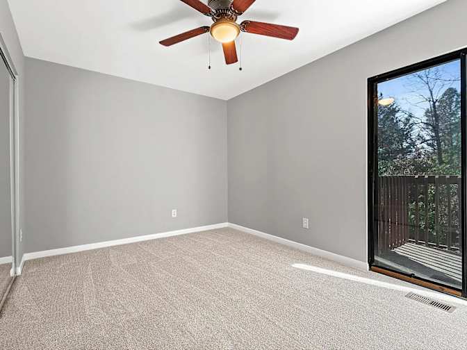 Alcove Rooms's room