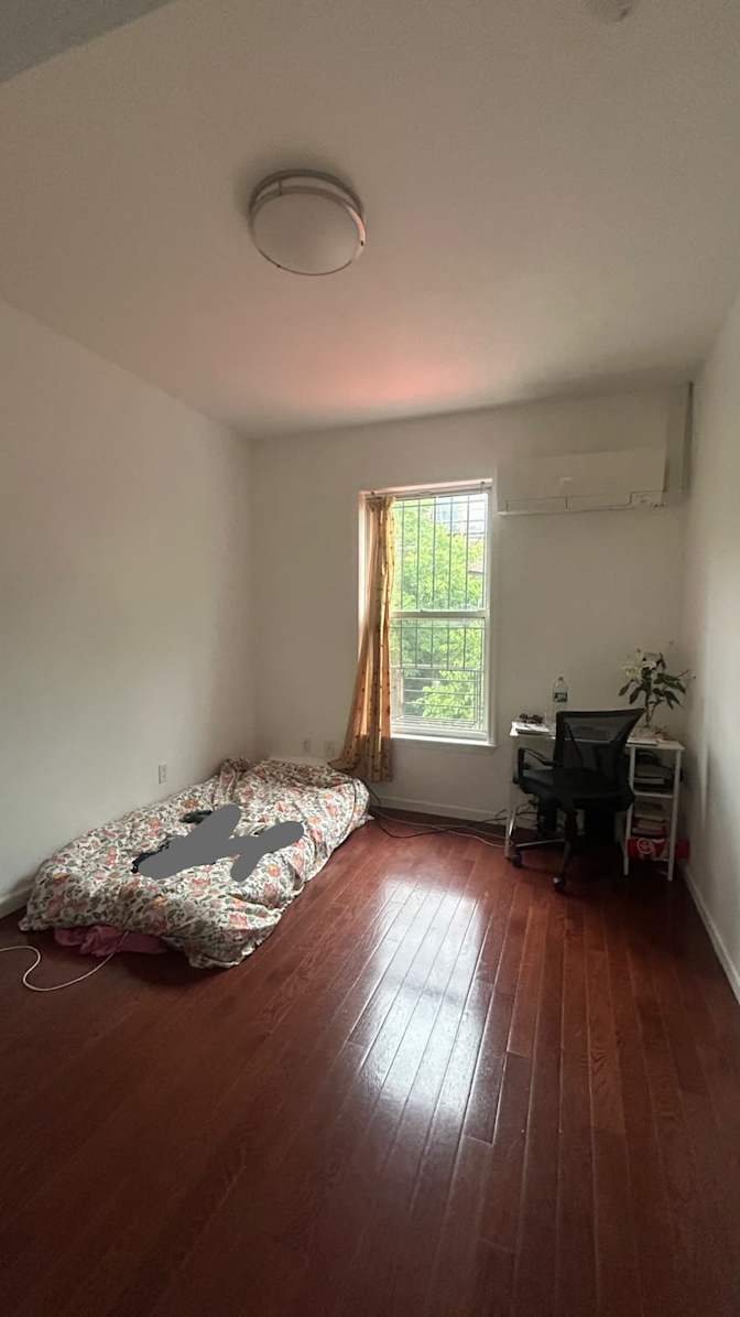 Anushree Kulkarni's room