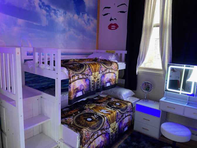 Amari's room