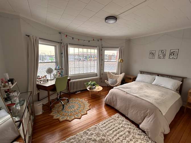 Zoe's room
