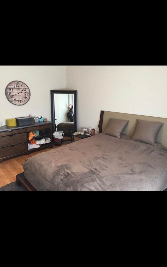 Olsen's room