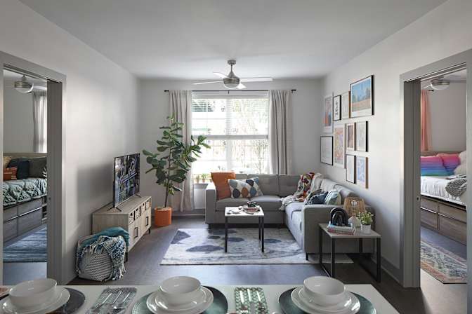 Qilin Jiang's room