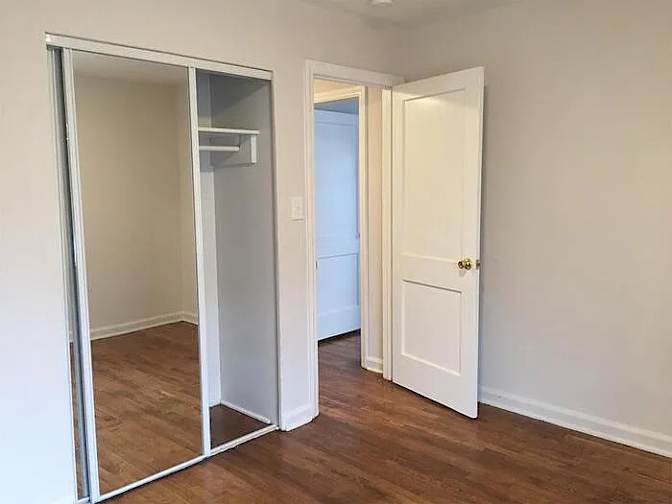 Alcove Rooms's room
