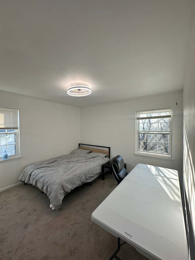 Ola's room