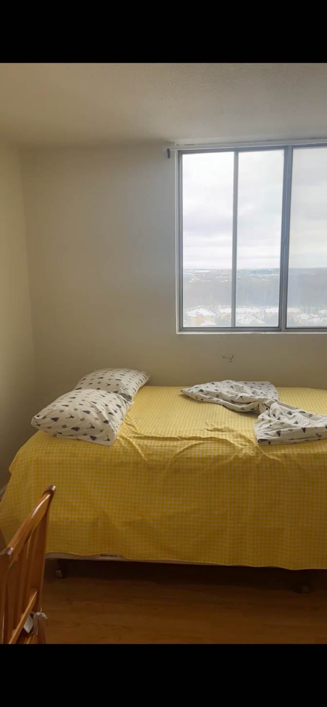 Jeanne Christelle Vendeuse Motue kaptue's room