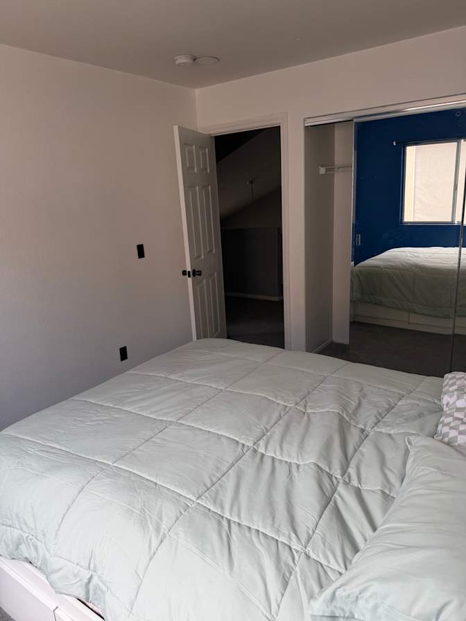 Jalenagfx's room