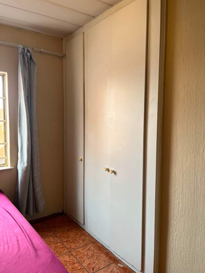 Sendra Lekala's room