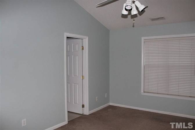 Alcove Rooms's room