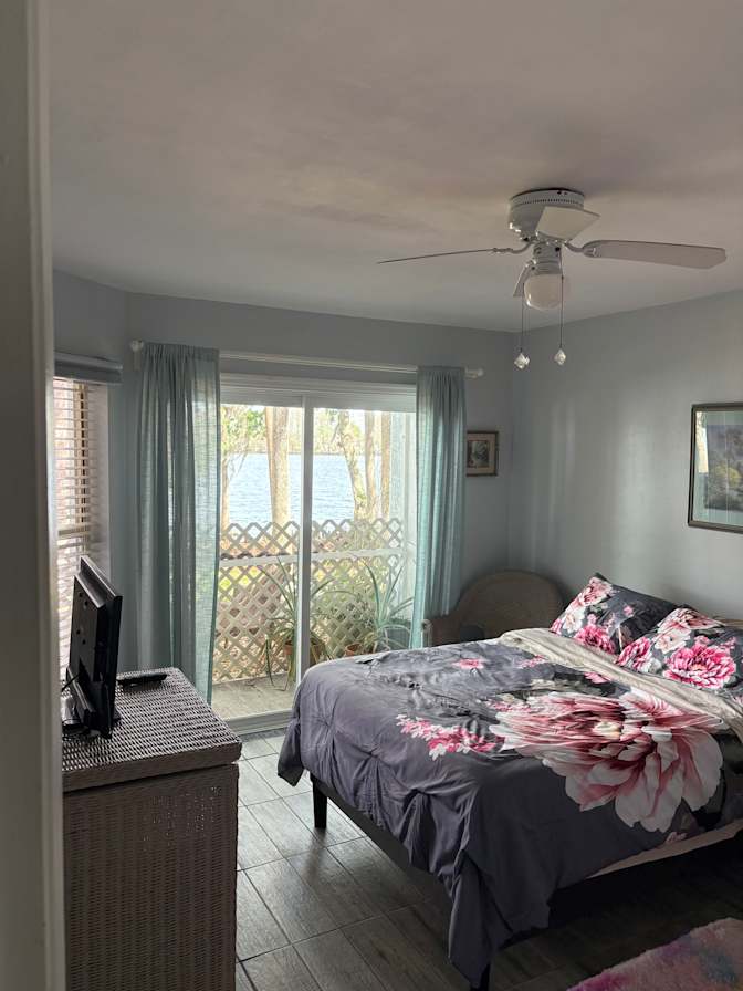 Thomas's room