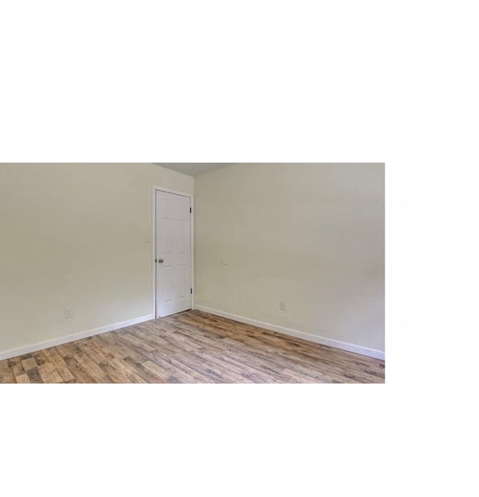 Dee's room