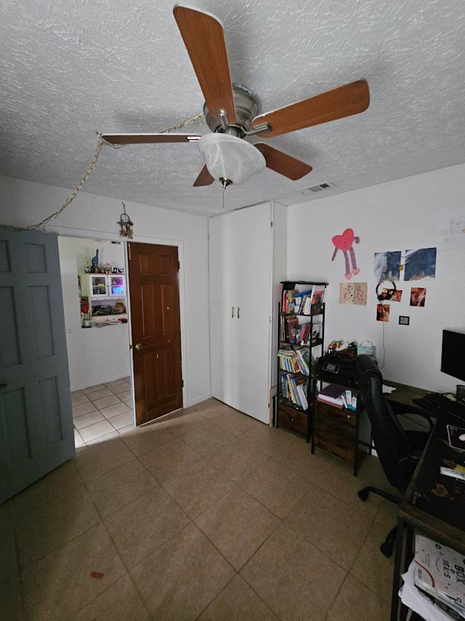 Dirk's room