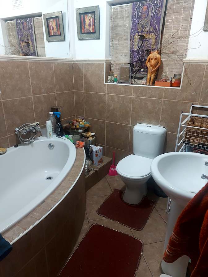 Lynn Farrell's room