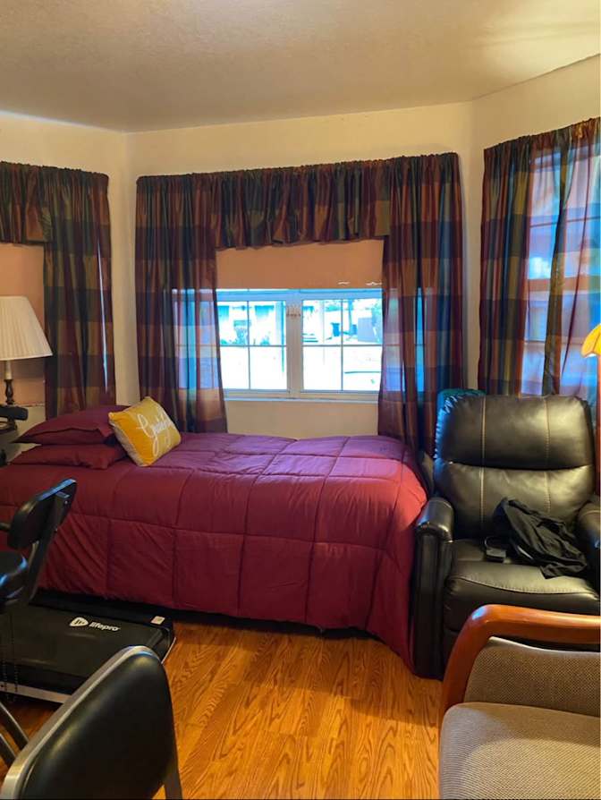 Deon's room