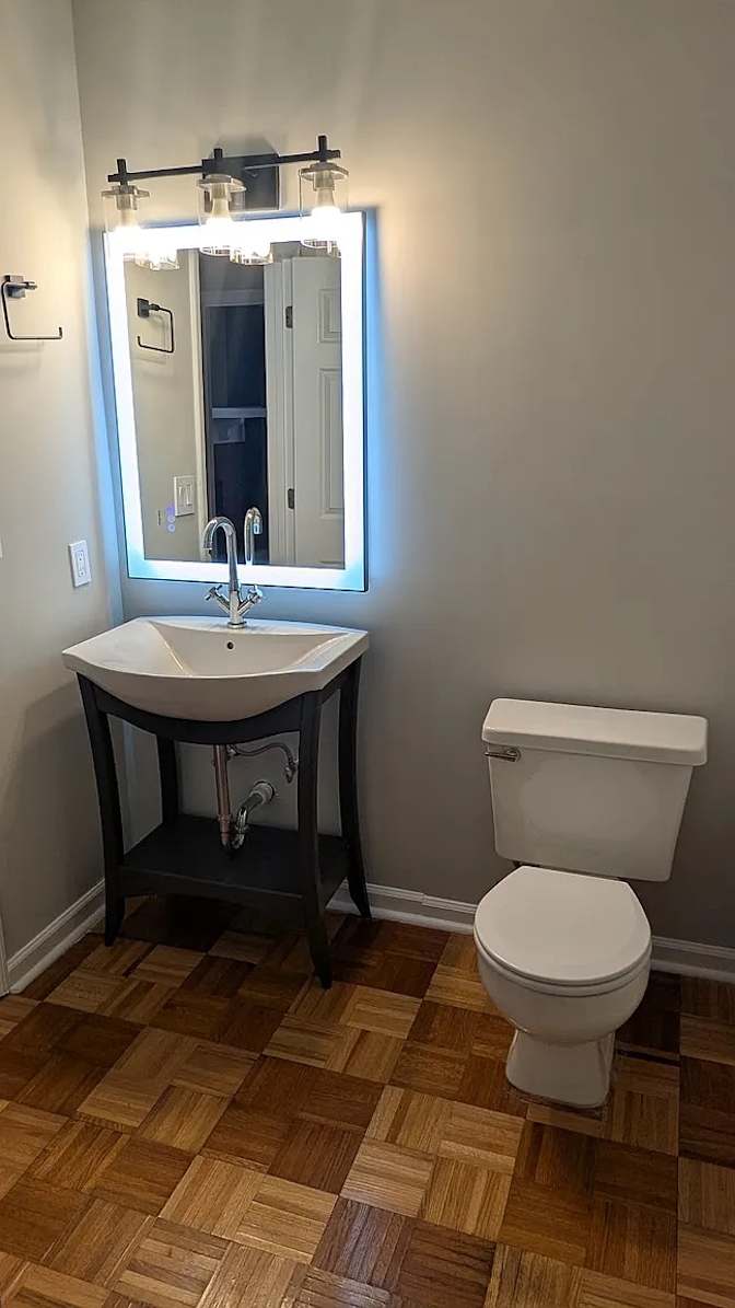Alcove Rooms's room