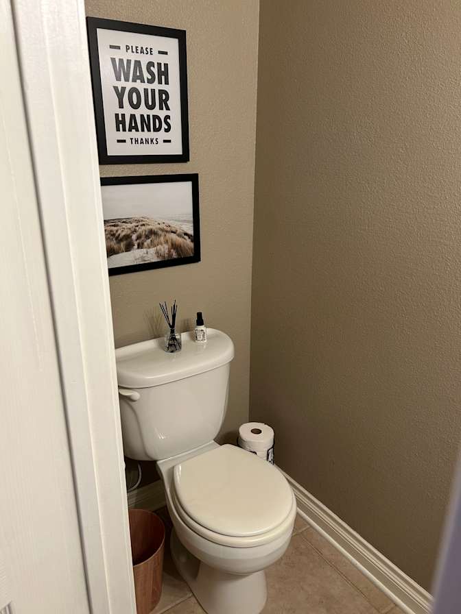 Lynn's room