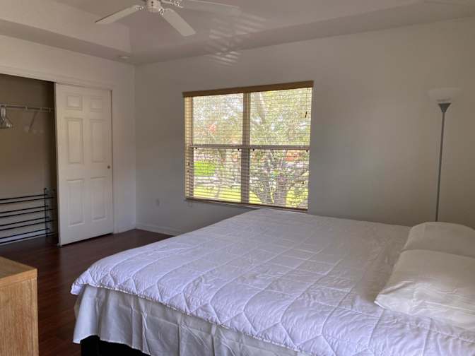 Laura Mateus's room