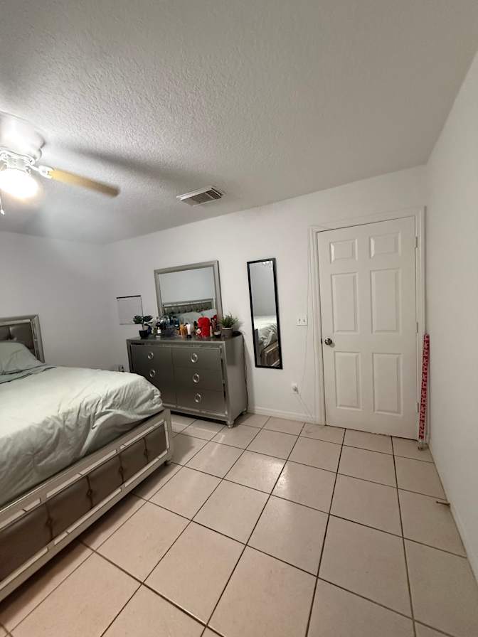 Darlee's room