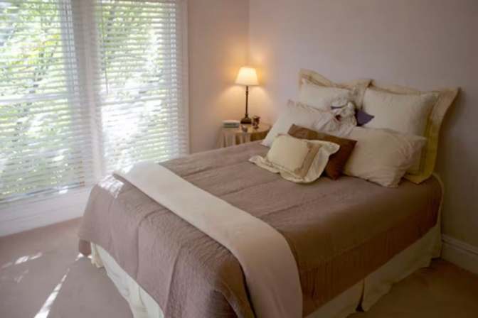 Leslie's room