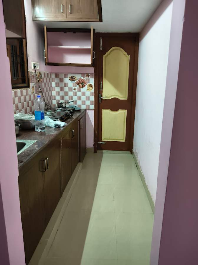 SUJITHAA R's room