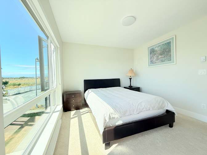 Sunny's room