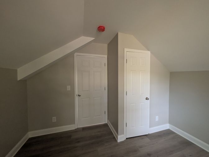 Alcove Rooms's room