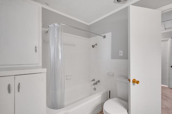 lifedoorrentals's room