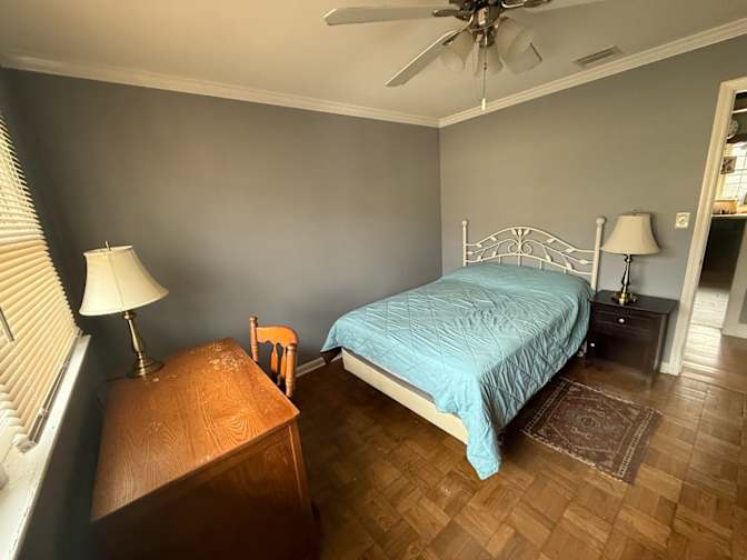 Suffern House's room