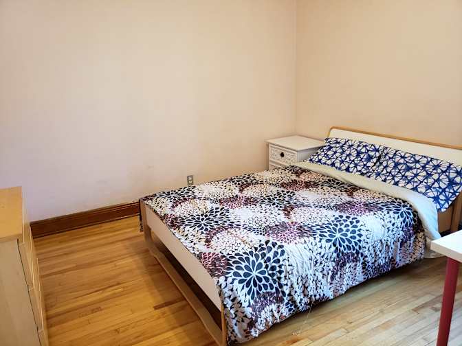 LEI XU's room
