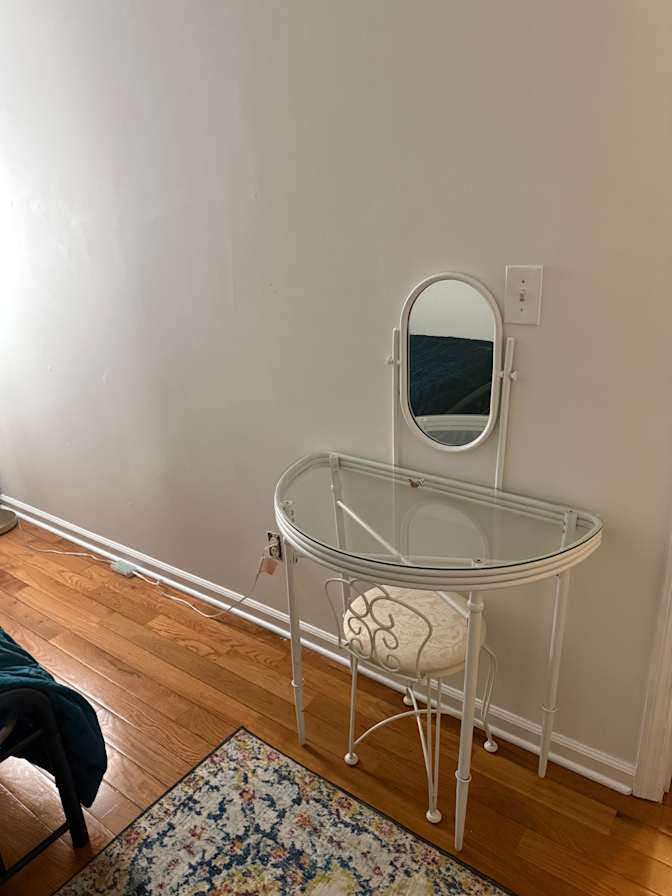 Liz's room
