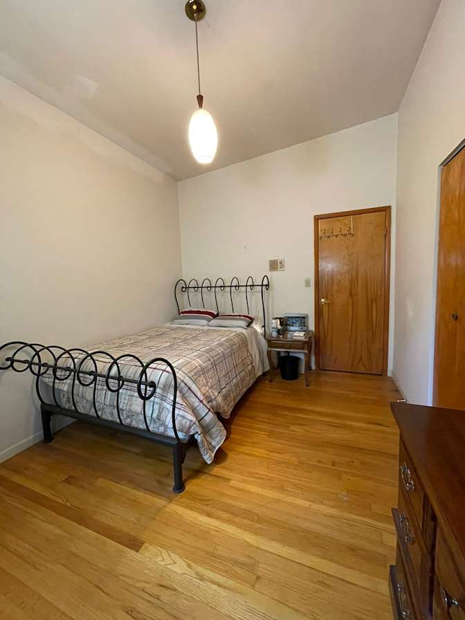 Etienne's room