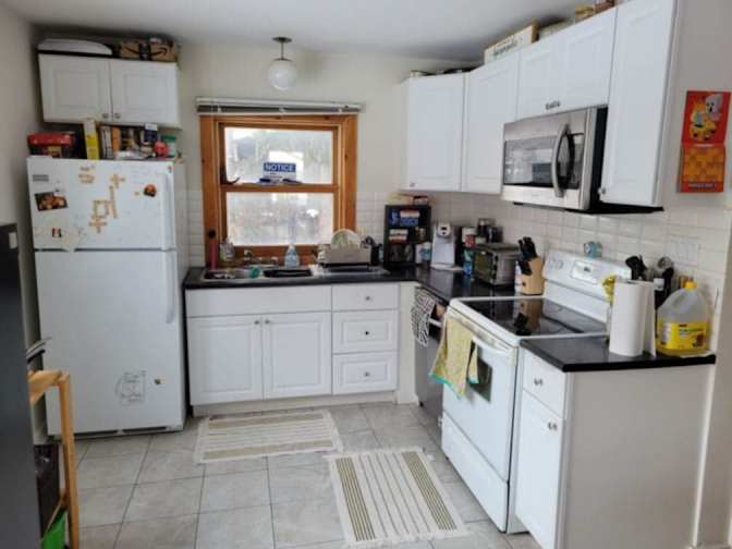 Thinpyant Nwe's room