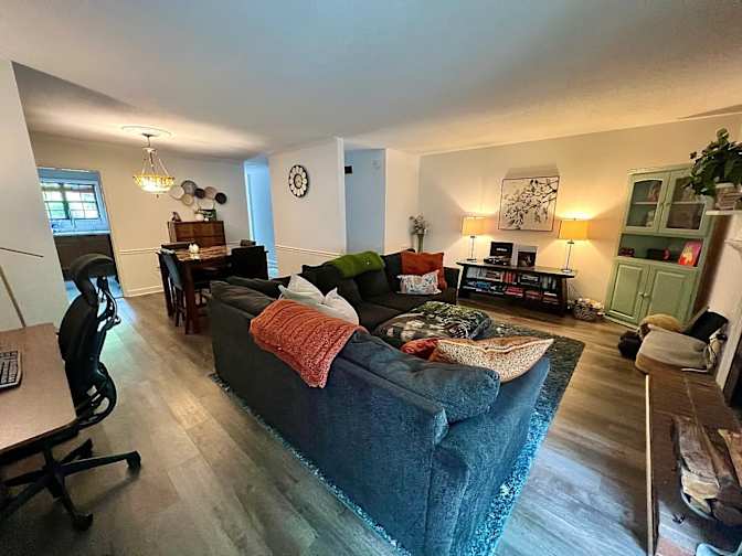 Alcove Rooms's room