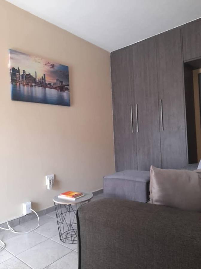 Oyena Dukwana's room