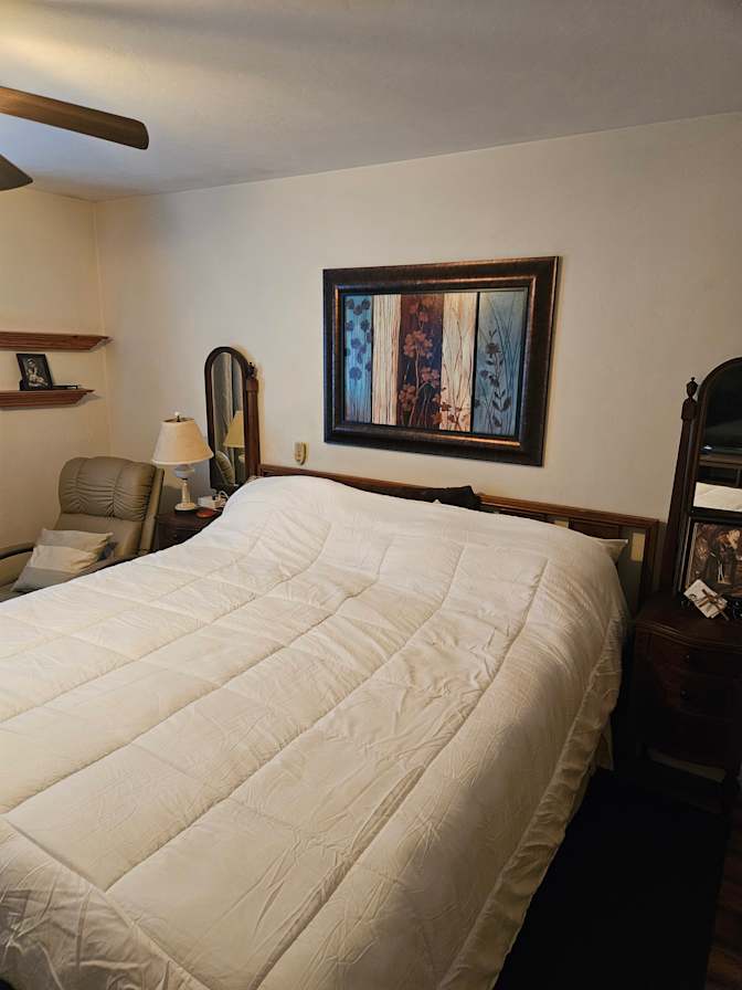 Enrique's room