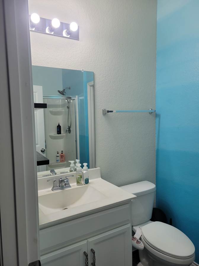 Efrain's room