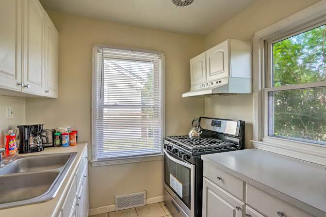 European Home - Roommate Needed's room