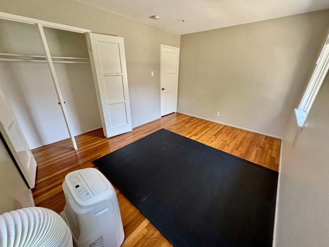 Thomas's room